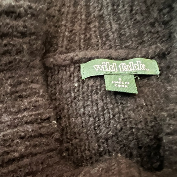 Black shoulder ruffle seater - Picture 2 of 2